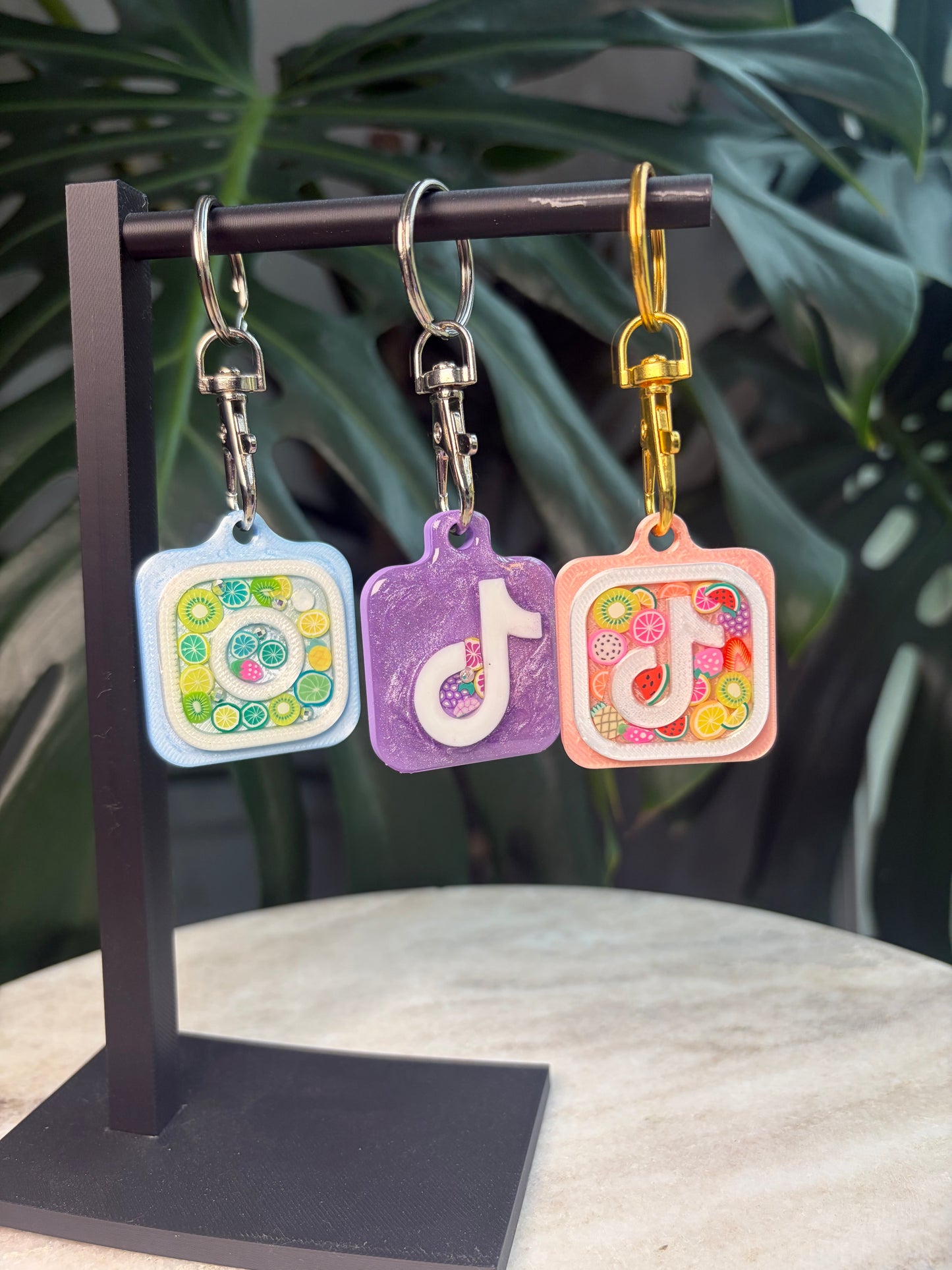 Custom Social Media NFC Keychain – 3D Printed with Mini Fruit Design